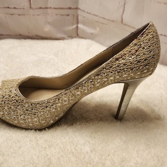 Audrey Brooke Metallic and Lace Peep Toe Heel - Picture 7 of 8